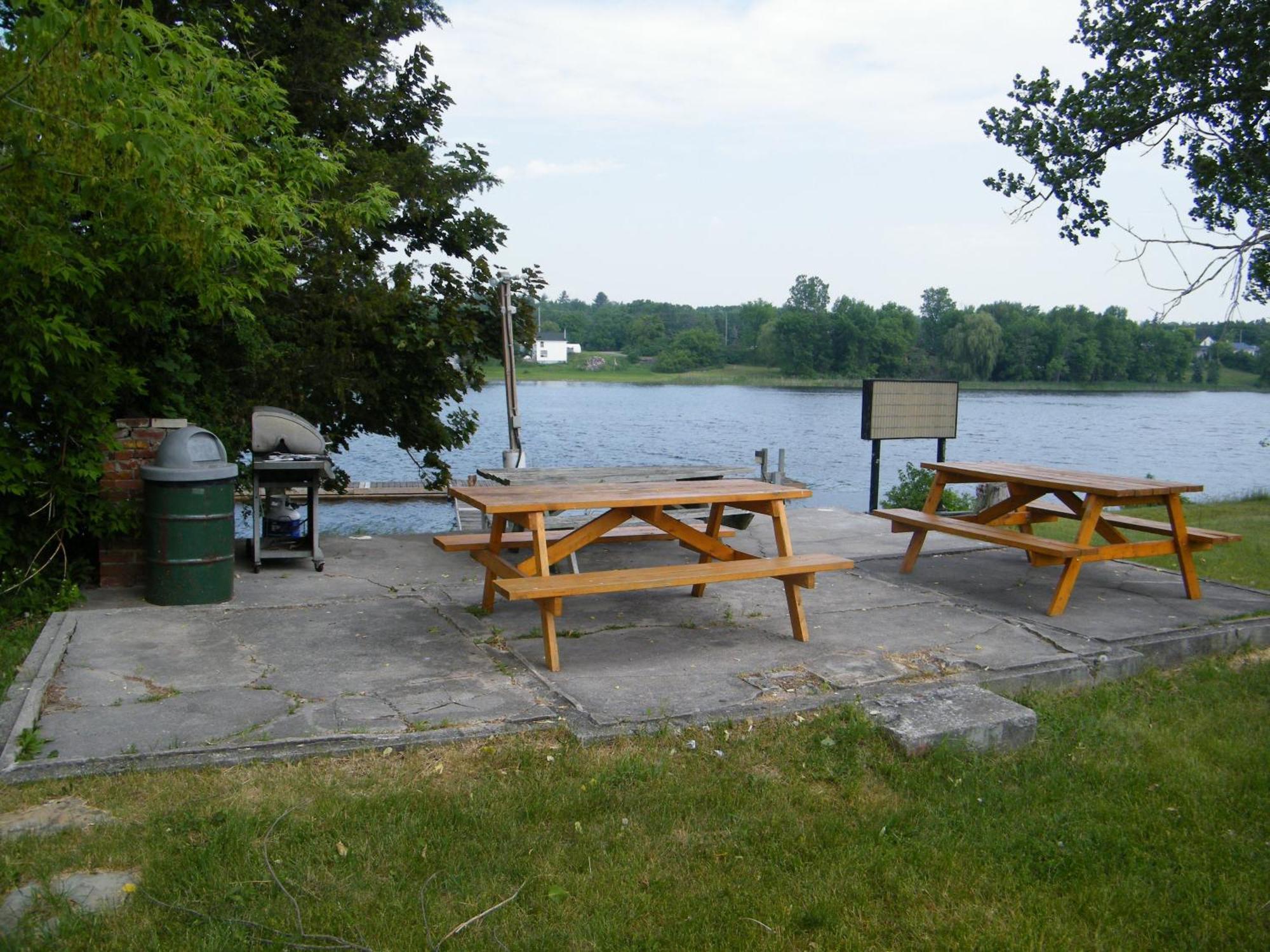 Campbellford River Inn المظهر الخارجي الصورة