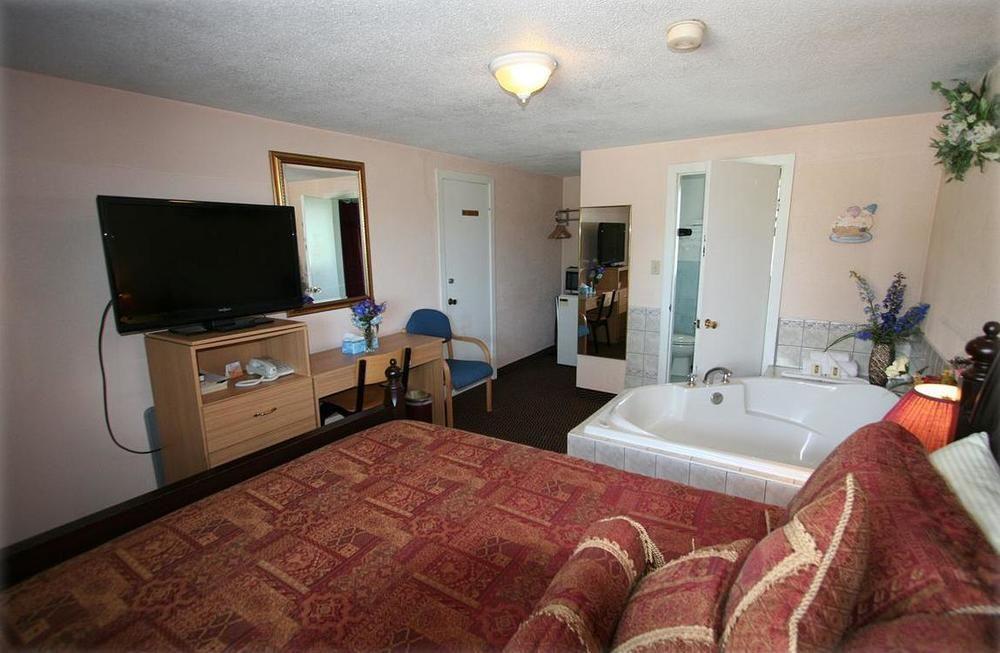 Campbellford River Inn المظهر الخارجي الصورة