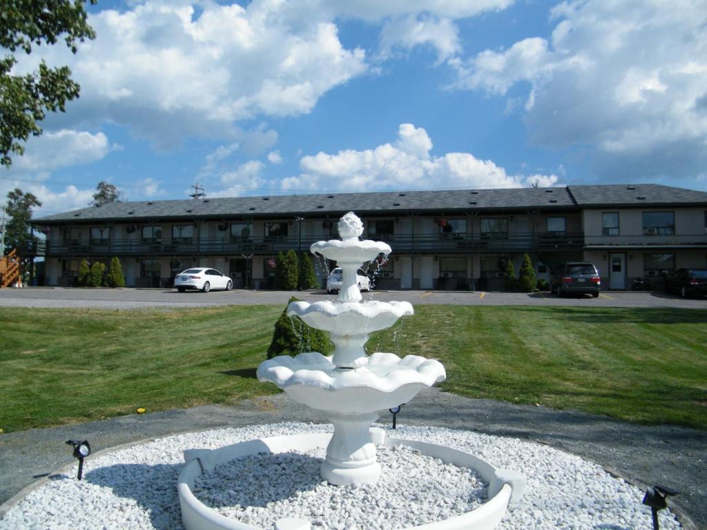 Campbellford River Inn المظهر الخارجي الصورة