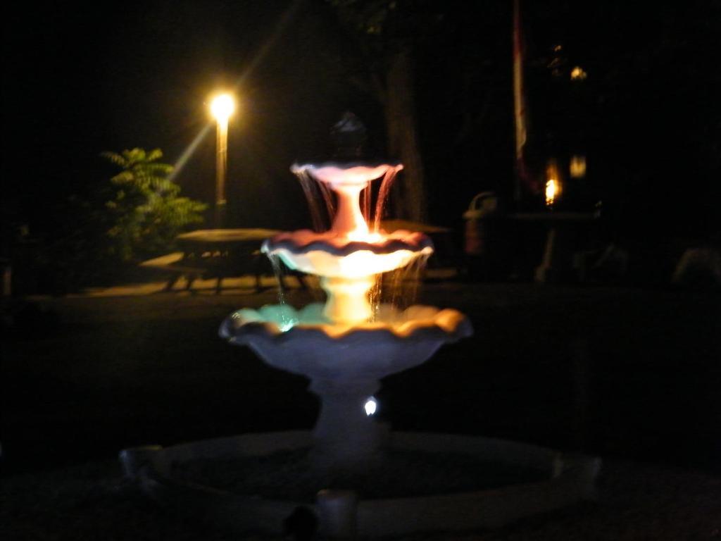 Campbellford River Inn المظهر الخارجي الصورة